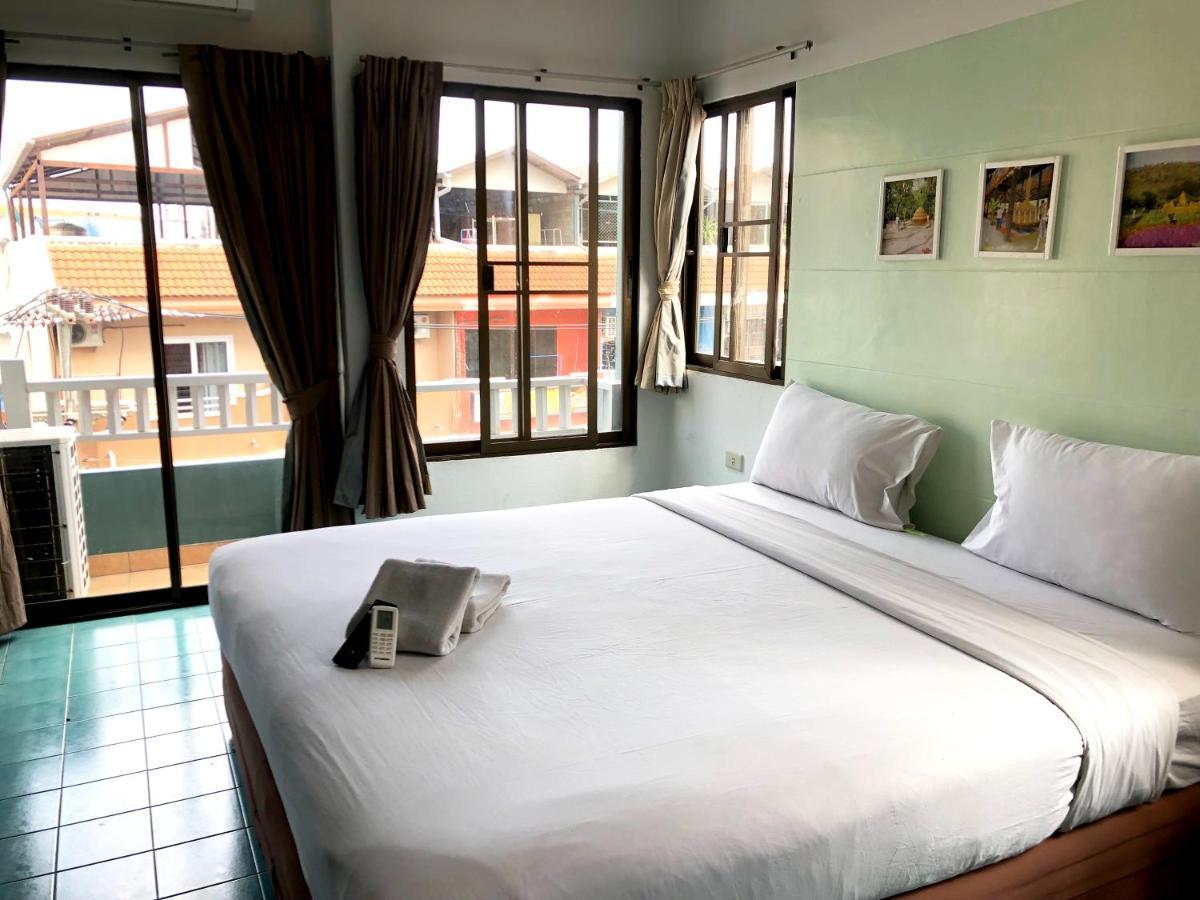 Hotel Sutus Court 7 Pattaya Exterior foto