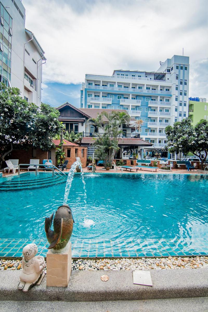 Hotel Sutus Court 7 Pattaya Exterior foto
