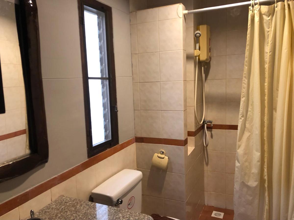 Hotel Sutus Court 7 Pattaya Exterior foto