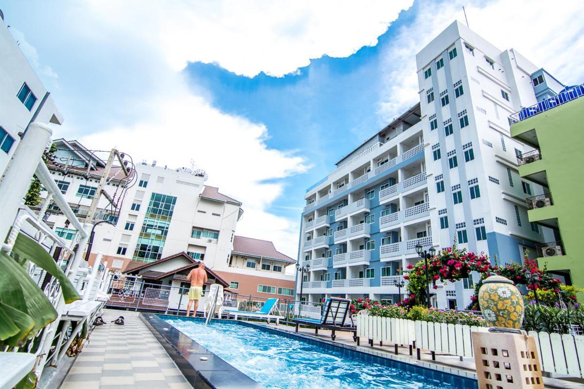Hotel Sutus Court 7 Pattaya Exterior foto